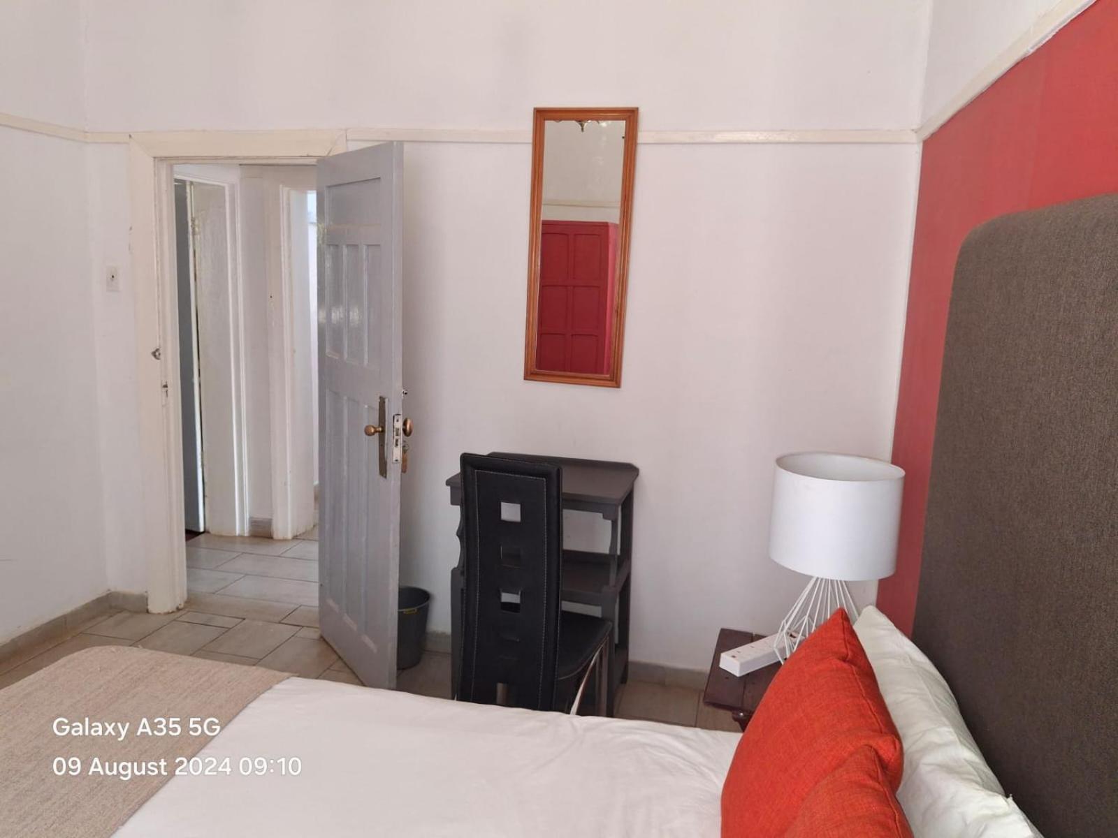 Choice Backpackers Lodge Булавайо Екстер'єр фото